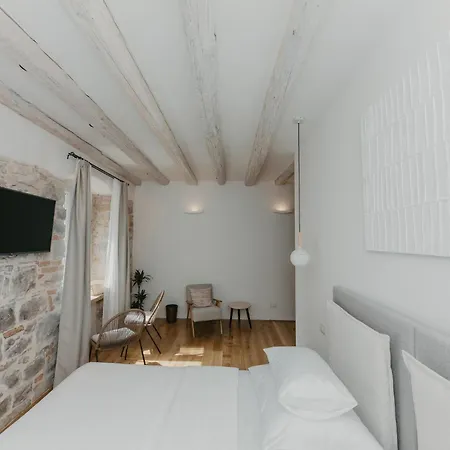 Guest house Porto Nativo 4*